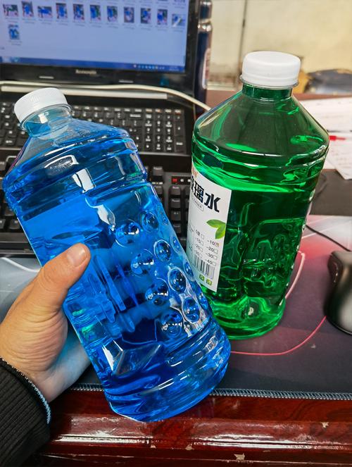 四季车用雨刮水夏季冬季去油膜鸟粪清洗液超市电商